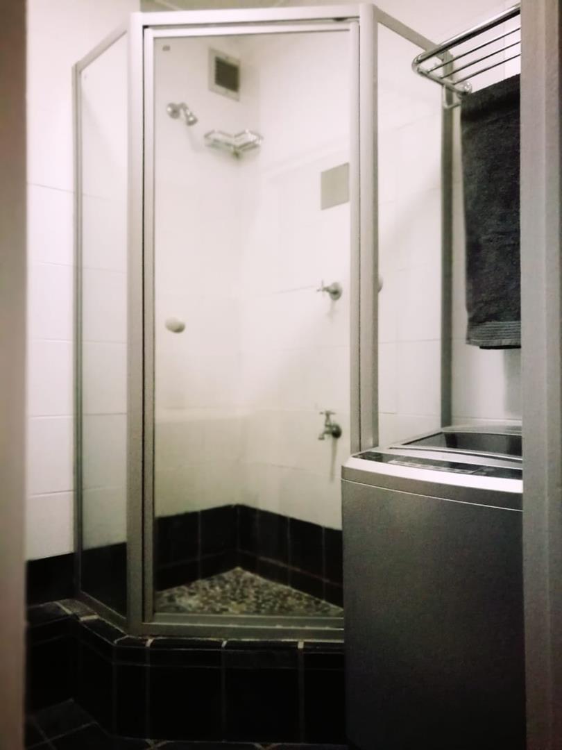 To Let 1 Bedroom Property for Rent in Sea Point Western Cape